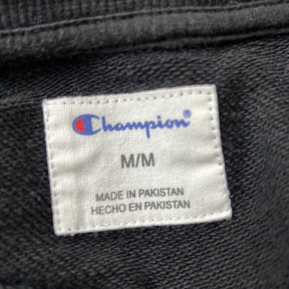 Champion long sleeve tee size M - Picture 6 of 7